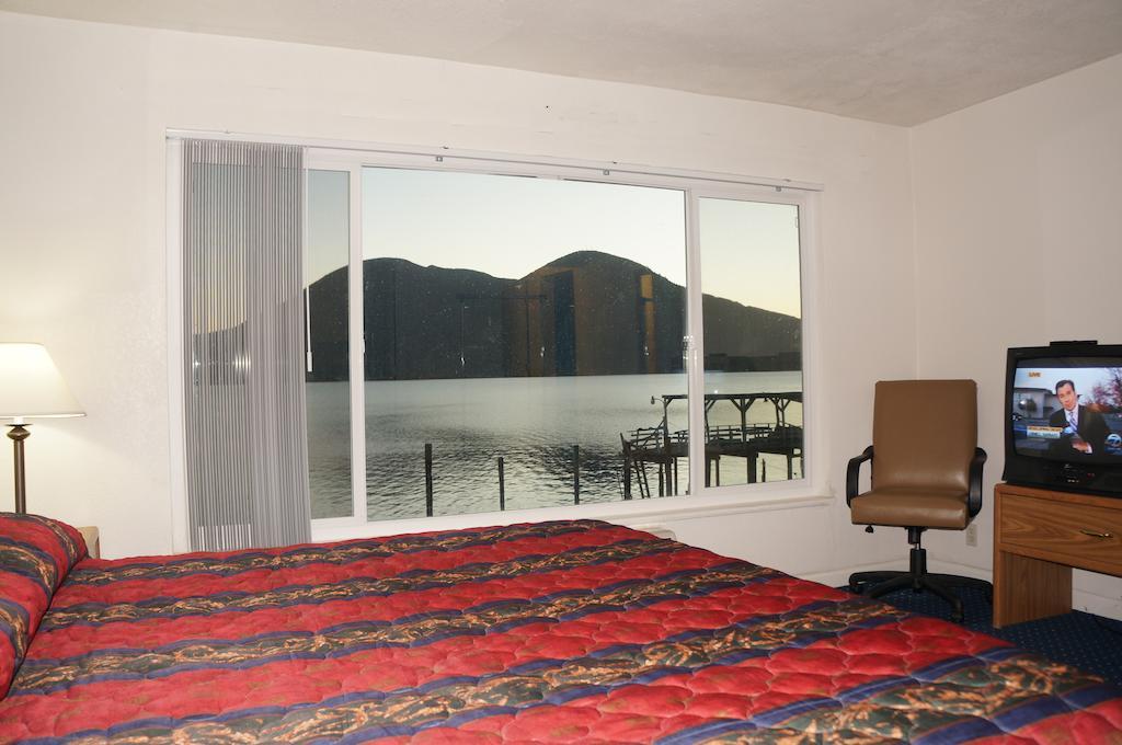 Lake Marina Inn Clearlake Oaks 部屋 写真